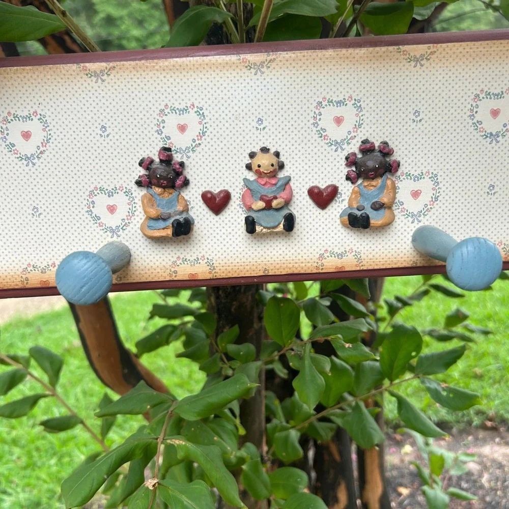 Cottagecore vintage rare Wall Rack Wood Folk Art 3D Figures Hearts nursery